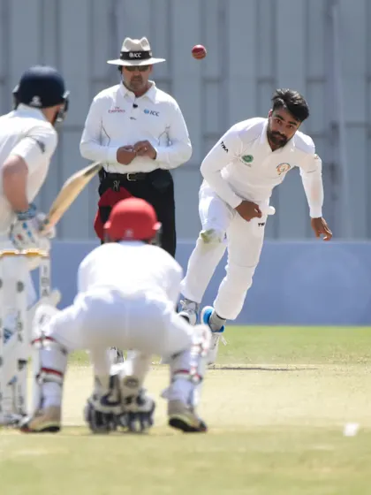 Test hangs in balance despite Rashid five-for