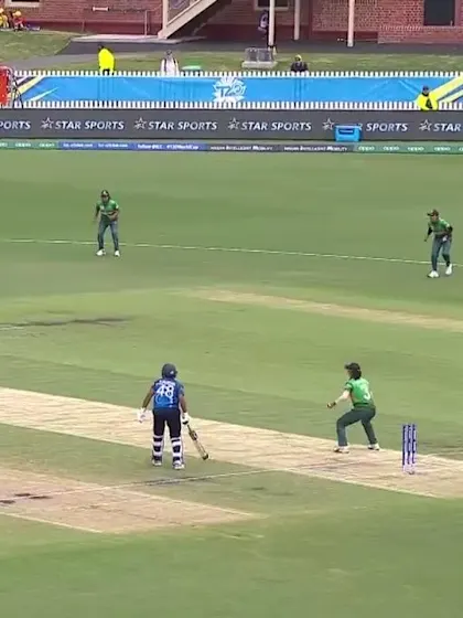 WT20WC: SL v Ban - Athapaththu smashes the first six of the game