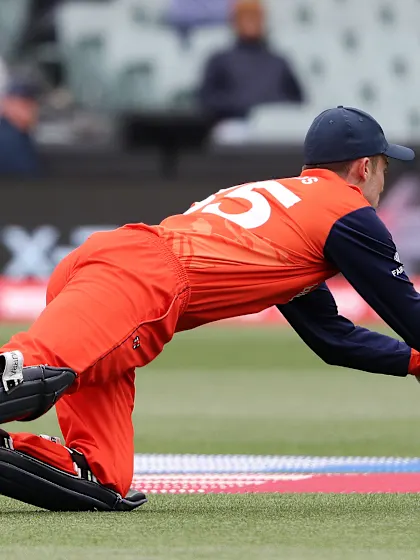 Logo of 'That ball went miles into the air'! Tricky catch taken to dismiss Craig Ervine of Zimbabwe | T20WC 2022