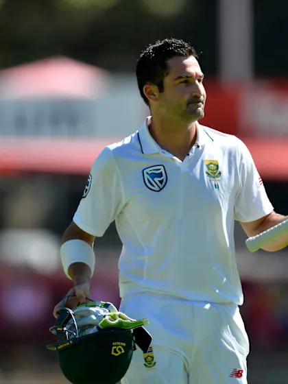 Elgar, de Kock hundreds lead South Africa fightback