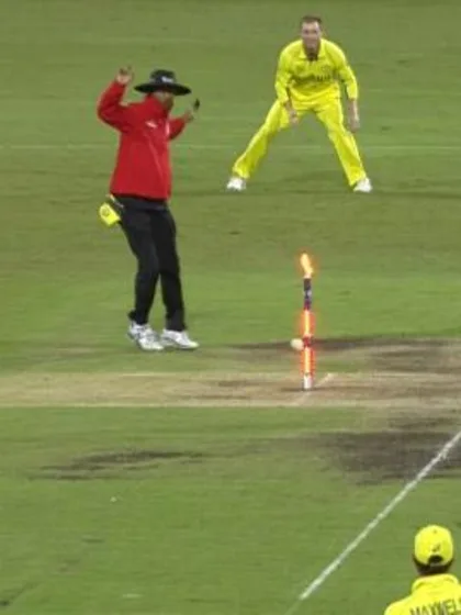 Glenn Maxwell's brilliant run out of MS Dhoni at CWC15