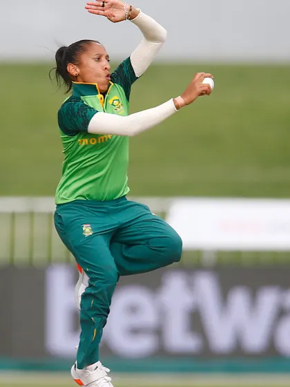 Stunning Ismail five-for gives South Africa 2-0 T20I lead
