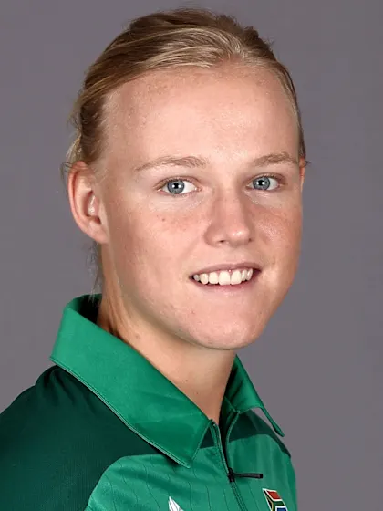 Former SA Women all-rounder Theunissen-Fourie dies in road accident
