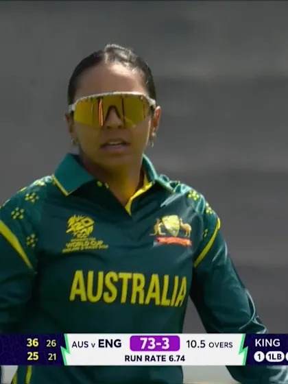 Heather Knight - Wicket - England vs Australia