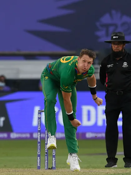 Karunaratne falls to a Pretorius slower ball
