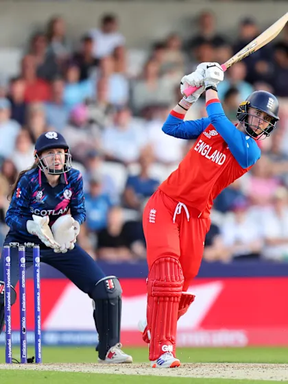 Kemp powers one down the ground | Women's T20WC 2026