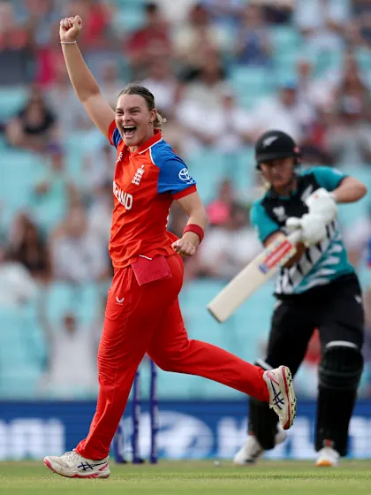 Dani Gibson hits timber | Women's T20WC 2026