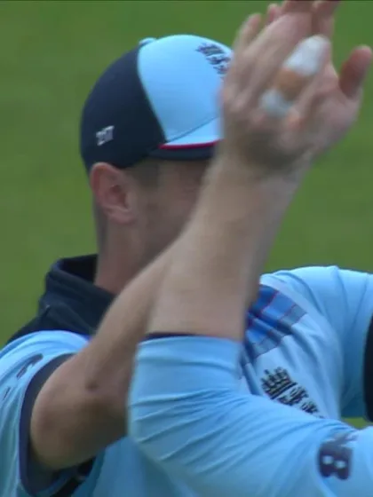 Logo of CWC19: Eng v Pak - Babar goes after another good catch from Woakes off Moeen