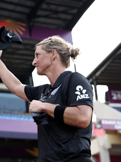 A guard of honour for Sophie Devine | CWC25