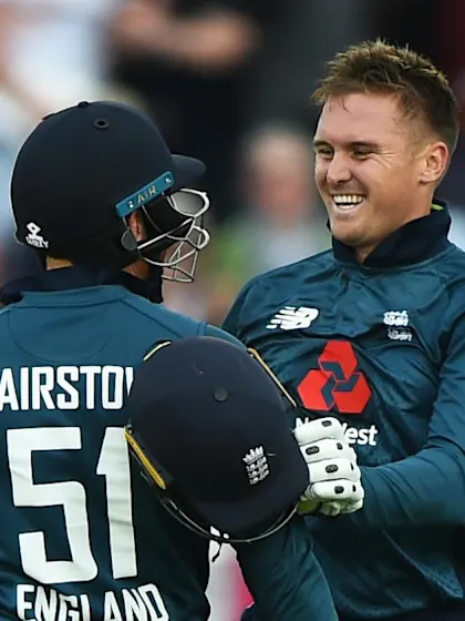 Australia up against it as England eye series sweep