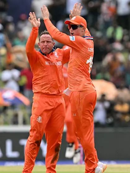 Van der Merwe pulls off a stunner to dismiss Farhan | T20 WC 2026