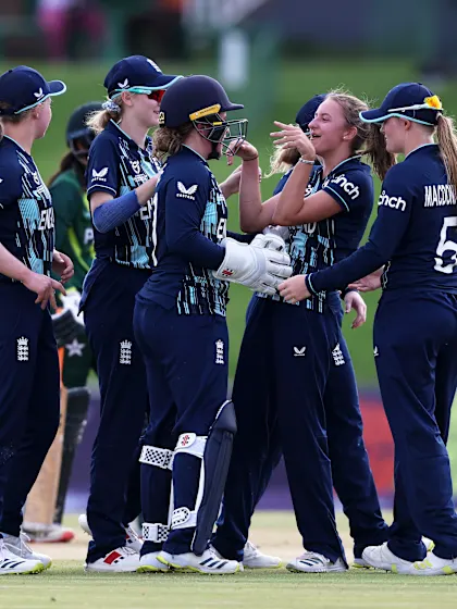 England clinical in 53-run win over Pakistan