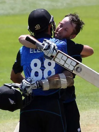 Ronchi, Elliott give New Zealand 3-1 lead