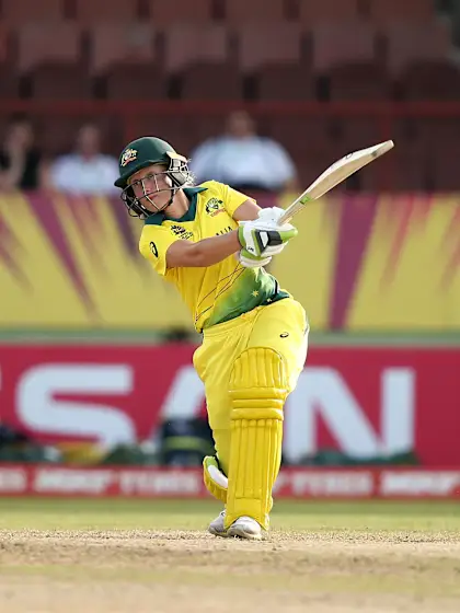 Clinical Australia brush aside Pakistan