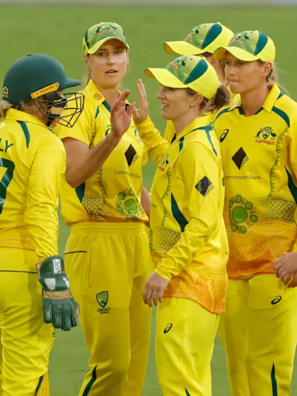 Australia retain Ashes after brilliant bowling show