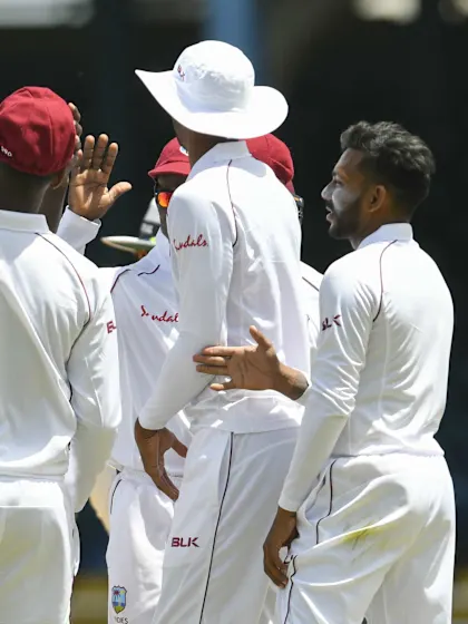 Stuart Law asks for “one more big effort” from bowlers