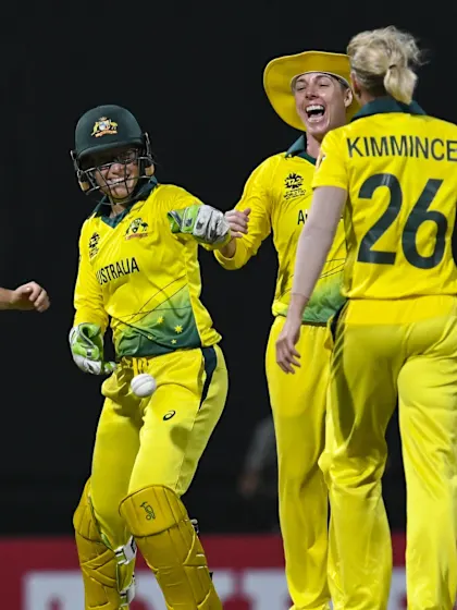 Healy, Perry carry Australia to fifth WT20 final