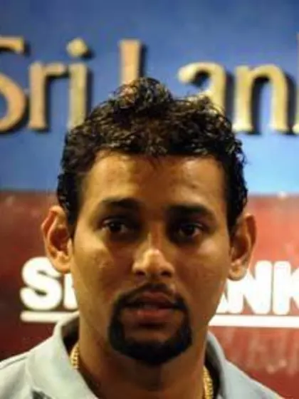 Dilshan back to black for Sri Lanka captaincy