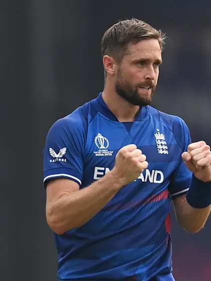 England on the ropes as Australia look to end rivals’ title defence