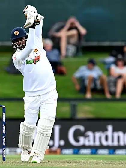 Mathews surpasses Jayasuriya as Sri Lanka make strong start in Christchurch