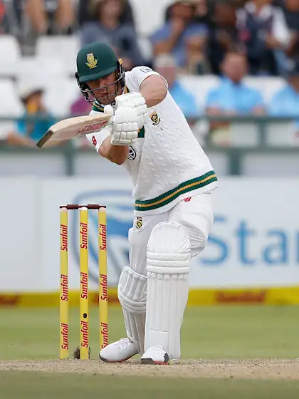 South Africa build lead amid Bancroft controversy