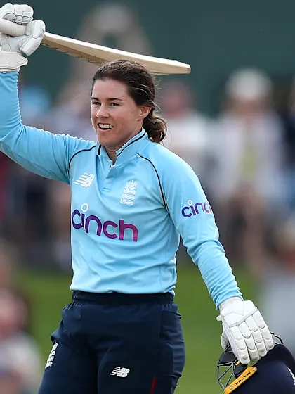 Beaumont ton powers England to huge win in final ODI