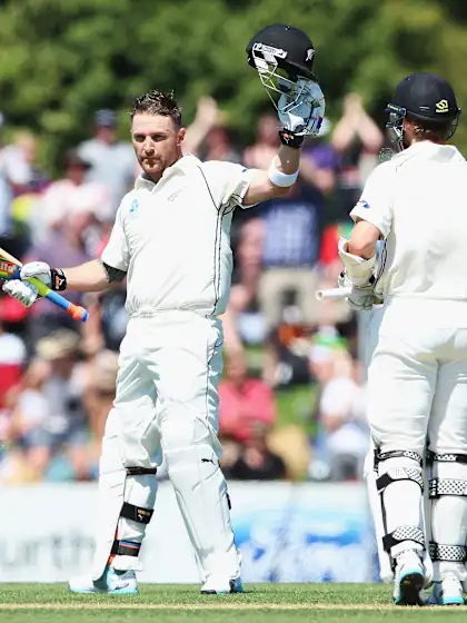 McCullum mastery puts New Zealand on top
