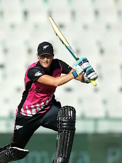 Rowe, Devine inspire clean sweep