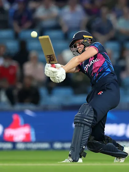 A sweetly-timed six from Darcey Carter | Women's T20WC 2026