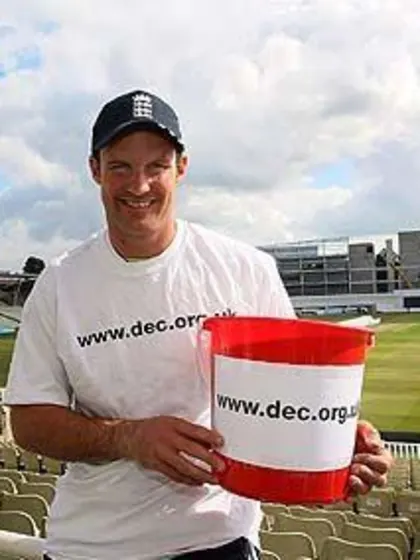 Strauss backs flood appeal