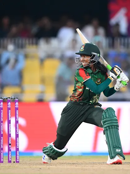 Amy Jones' sharp catch to get rid of Shorna | CWC25