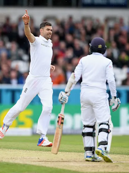 Anderson ten propels England to massive win