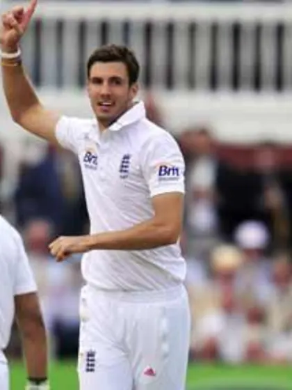 South Africa fight back after losing early wickets