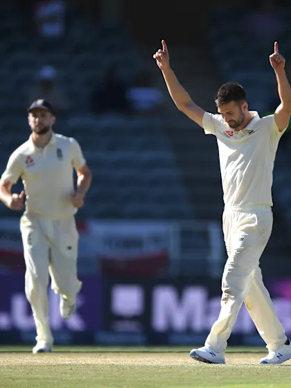 Wood gets De Kock, England just two wickets away – LIVE!