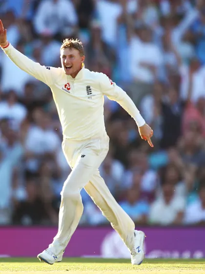 England catch up with Australia on points table
