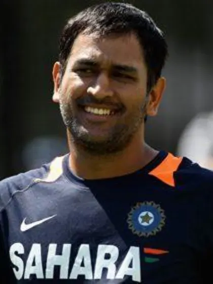 Dhoni ready to quit Test captaincy for a better replacement