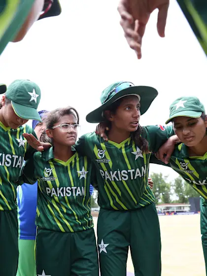 Pakistan cruise to World Cup Super Sixes with 10-wicket win over Zimbabwe
