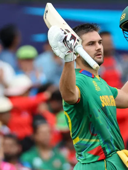 Rossouw's big day guides South Africa past Bangladesh