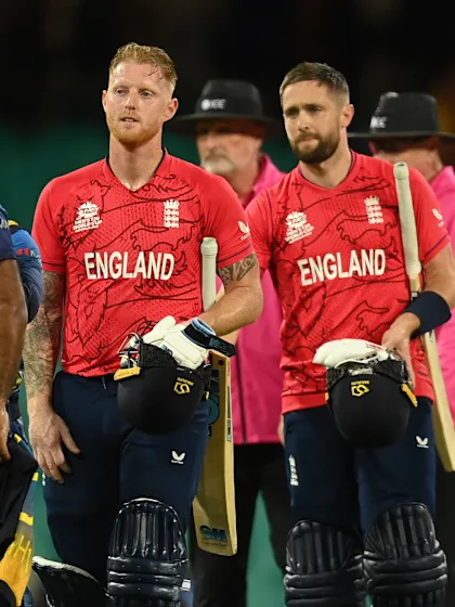 England edge past Sri Lanka to book semi-final berth