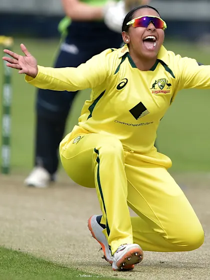 Bowlers dominate as Australia cruise past Ireland