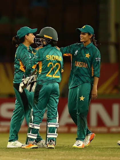 Nissan POTD - Sana Mir destroys Delany's stumps