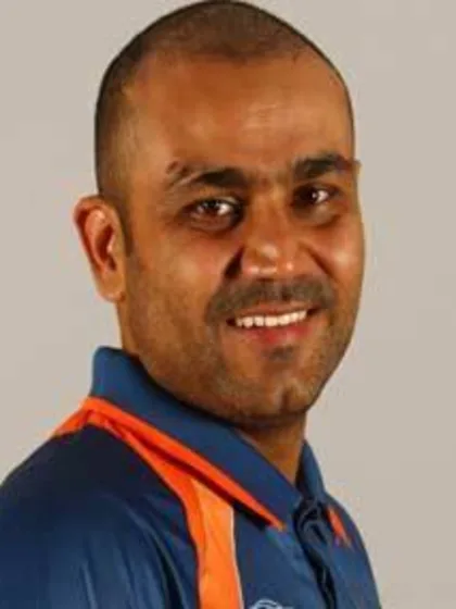 Dravid dropped, Sehwag comes back for Australia series
