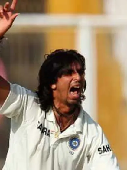 Ishant, Jadeja bowl India to a strong position