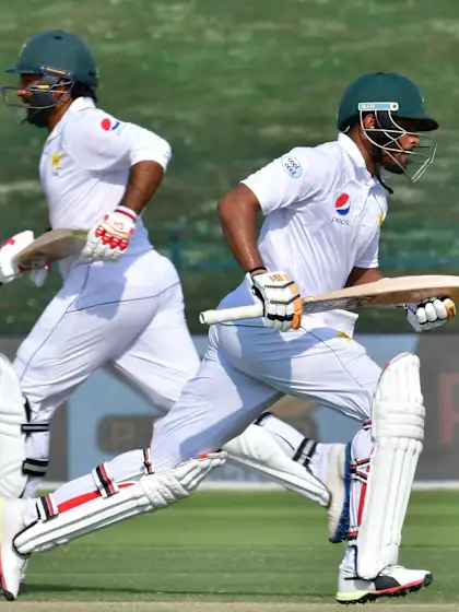 Pakistan nine strikes away from series-clinching win