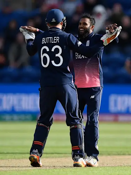 New Zealand Lose  Quick Wickets