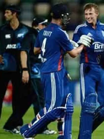 Cook anchors easy win for England over NZ