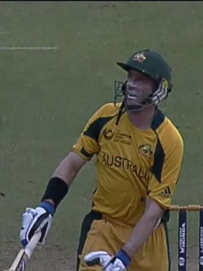 Australia sneak past Pakistan off the last ball during CT09 Group Stages