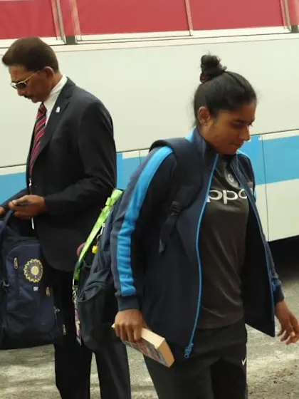 IND v AUS: Teams arrive for their final group stage game
