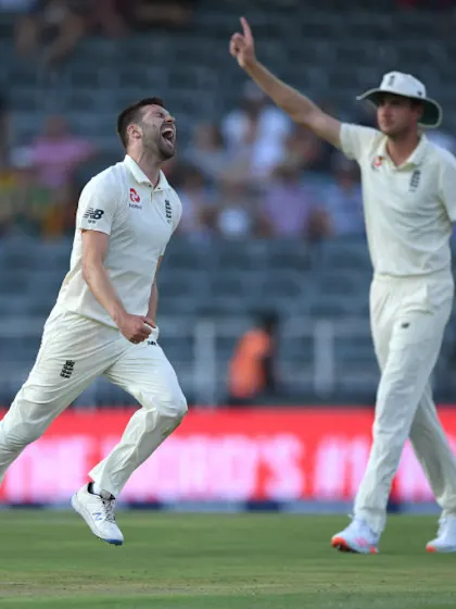 South Africa crumble after Broad, Wood help England rack up 400