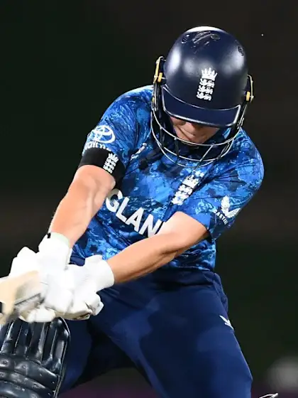 Alice Capsey's dexterous reverse sweep | CWC25 